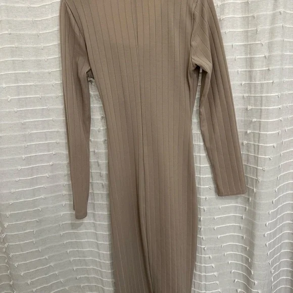 ASTR the label Ribbed MIDI Dress - Picture 2 of 4